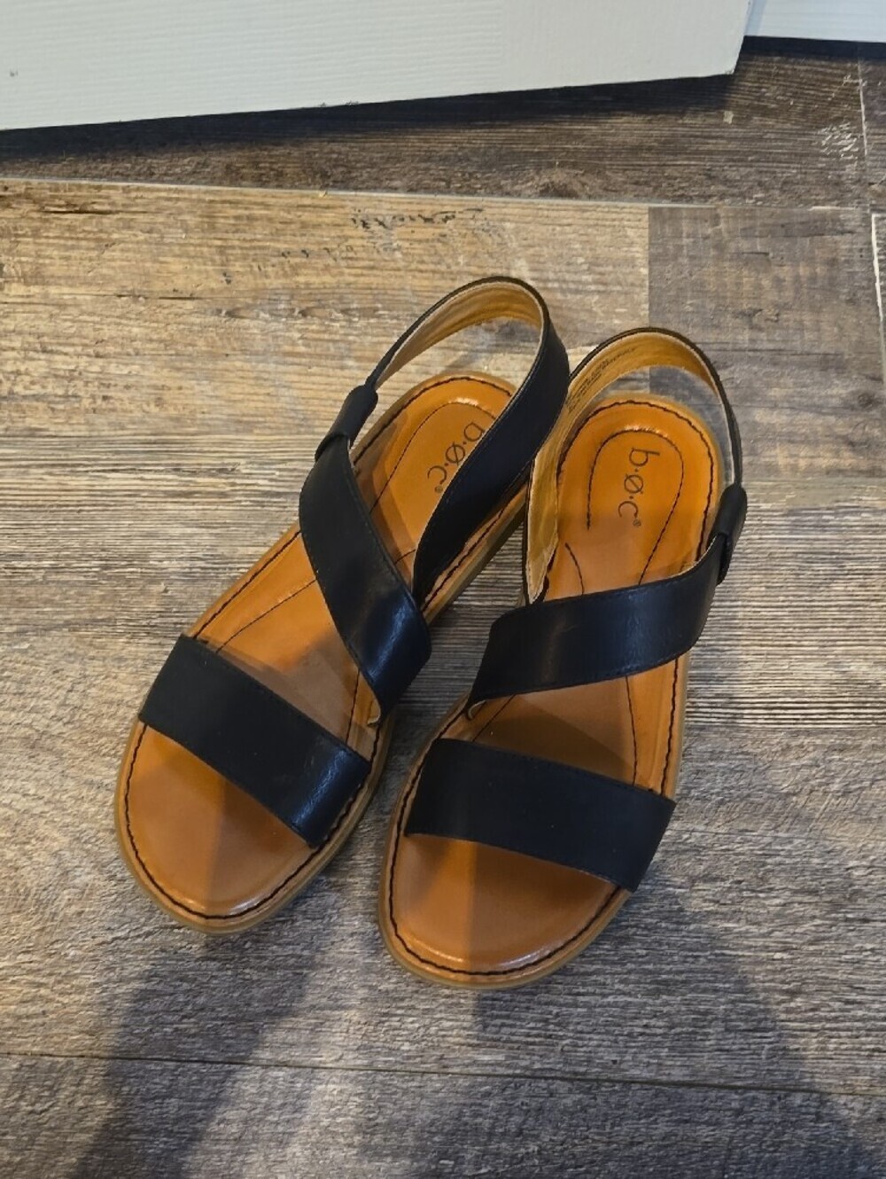 b.o.c. Black Strappy Sandals with Tan Footbed - Picture 2 of 5